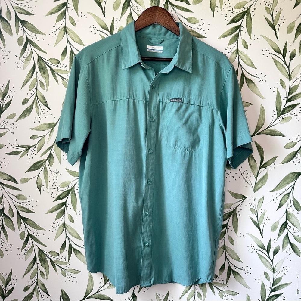Columbia Men’s Modal Button Down Short Sleeve Shirt. Medium. Teal.